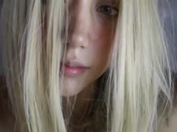 girl
        wendy_daniela cam image #2747069