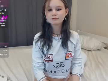 girl
        glennagreenwood cam image #4223926