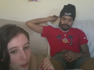 couple
        a_mariejuana69 cam image #984403