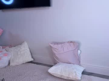 girl
        canikissyou_ cam image #4624936