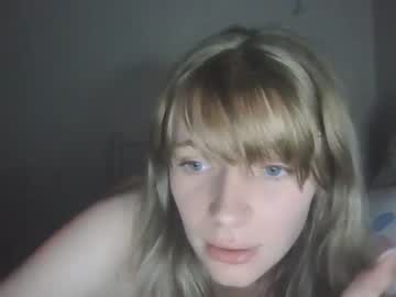 girl
        dumbdoll9 cam image #2340882
