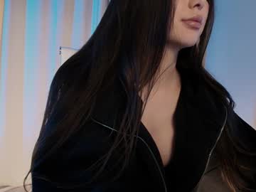 girl
        hollyextra cam image #4610002