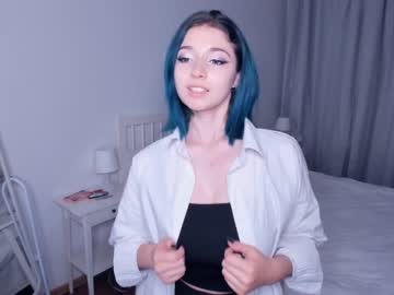 girl
        your_desssert cam image #1638042