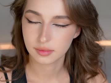 girl
        silent_chill cam image #4037177