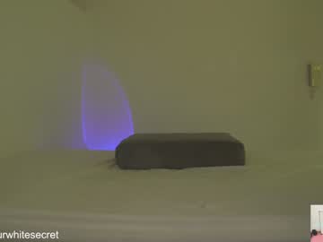couple
        ourwhitesecret cam image #3277352