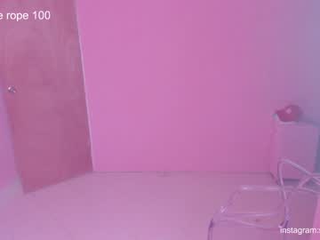 girl
        sabrina_geek cam image #1740405