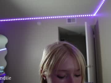 girl
        bestblondiiecb cam image #3426416