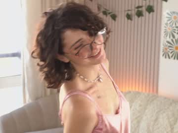 girl
        you_fell_in_love cam image #3515453