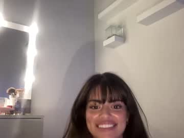 girl
        poutyselena cam image #2838457