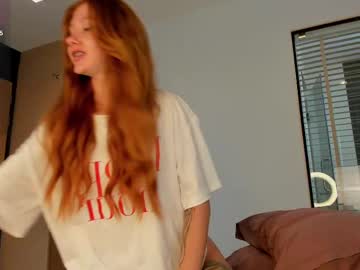 girl
        jerkoffstation cam image #4418818