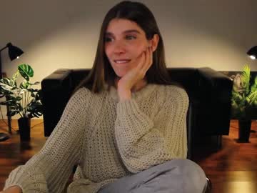 girl
        rich_roxy cam image #2051402
