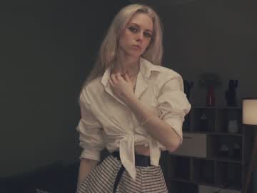 girl
        audreycarvin cam image #2410501