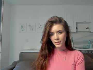 girl
        lindamcbride cam image #1055679