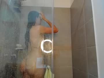 girl
        hollyshit_ cam image #1881070