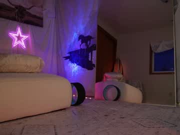 girl
        lucy_gooosey cam image #4385232