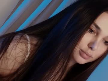 girl
        hollyextra cam image #4532162