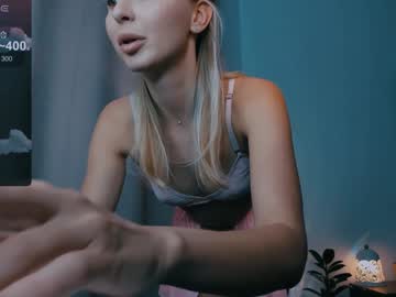 girl
        f1oraa cam image #2922992