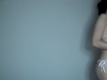 girl
        frenchava cam image #1574784