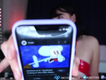 girl
        lunaqueeeen cam image #1972554