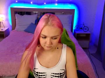 girl
        _opheliia_ cam image #3442256
