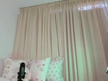 girl
        kitty__sophie cam image #4153805