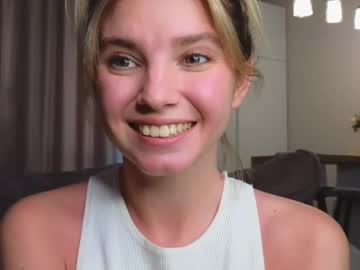 girl
        selfish_ashley cam image #2931793
