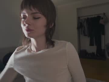 girl
        auddicted cam image #3218029