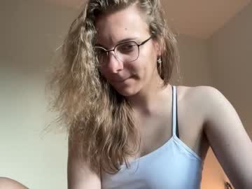 girl
        lillybambus cam image #2826742
