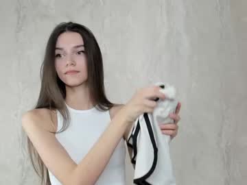 girl
        cutie_ghostie cam image #2333667