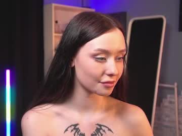 girl
        ella_knockers_xl cam image #693450