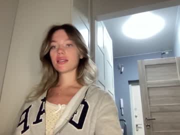 girl
        angel_from_sky cam image #724110