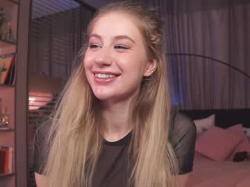 girl
        _icecrystal cam image #3415081