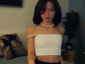 girl
        coventinaashfield cam image #4123509