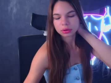 girl
        stasy_milk cam image #3342481