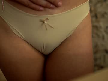 girl
        prettyhousewife cam image #687273
