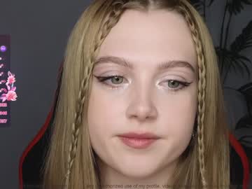 girl
        small_blondee cam image #3360889