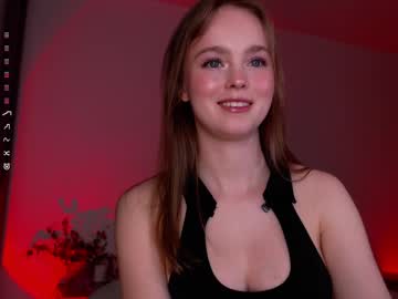 girl
        lumoore cam image #4120474