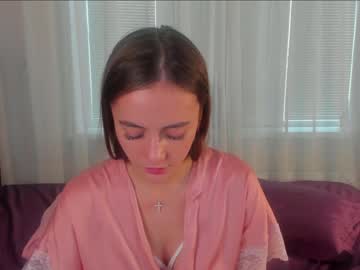 girl
        angelina_new cam image #1738465