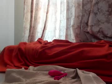 girl
        honey_sunshine cam image #432629