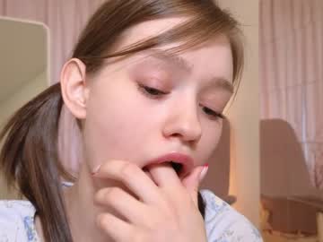 girl
        bless_sheila cam image #883208