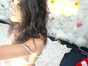 girl
        babyaylin cam image #4568250