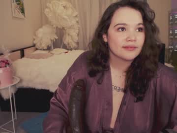girl
        chery_lady22 cam image #2356205