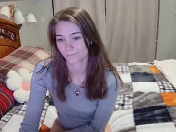 girl
        katynowhere cam image #3610370