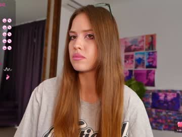 girl
        fazeyj cam image #2815535
