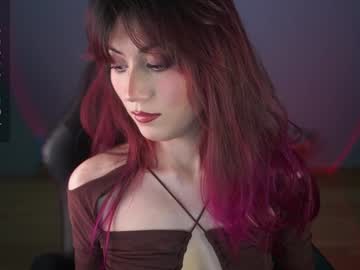 girl
        greeny_mat cam image #3574734