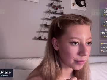 girl
        emmaandjake cam image #4182682
