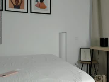 girl
        hell_lo cam image #3263237