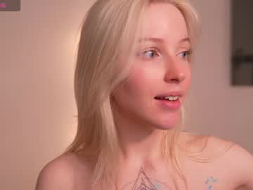 girl
        my_stella cam image #3971749