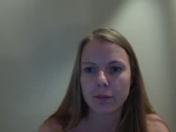 girl
        biigbb cam image #181321