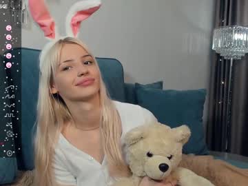 girl
        erleneganter cam image #2196334